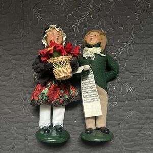 Byers Choice Caroler 2011 Woman w/ Poinsettia Basket Signed & Man w/Sheet Music